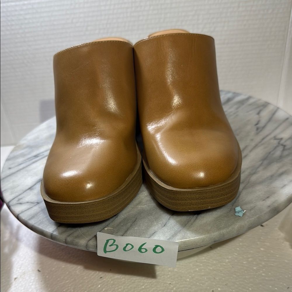 Universal Thread Tan Mules with Rounded Toe and Platform Sole - Picture 1 of 8